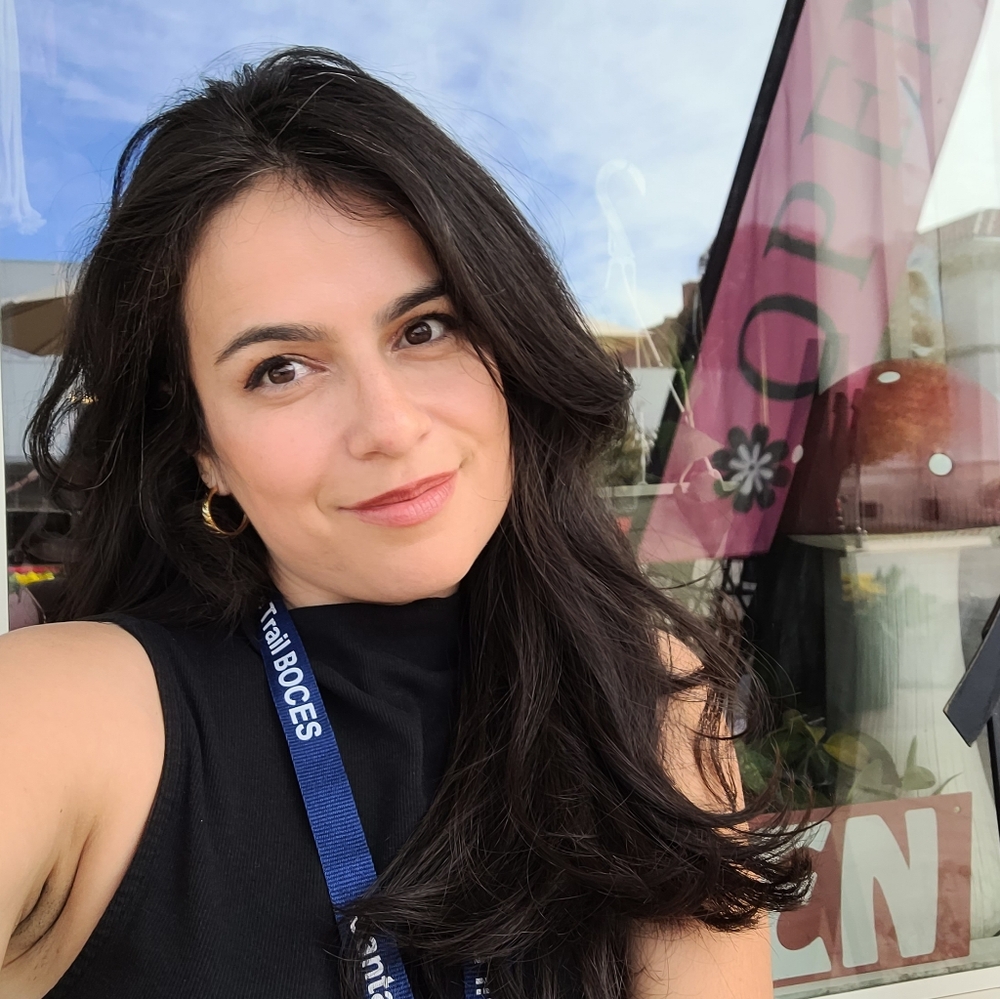 Meet your Posher, Cassandra